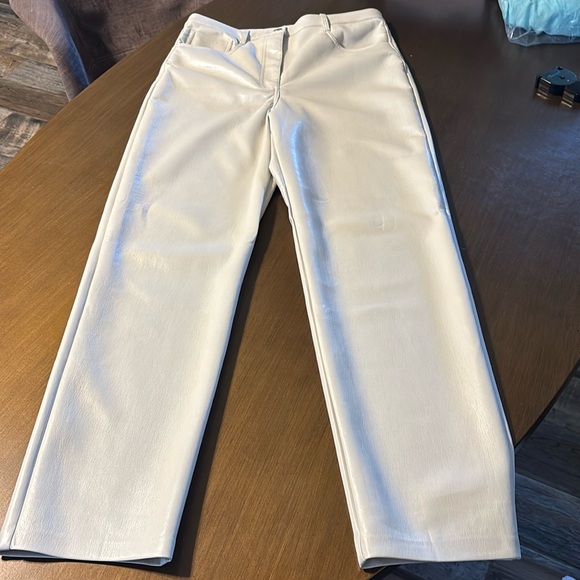 Aritzia Pants - NWOT Aritzia The Melina Wilfred Cream Color Size 12 Buttery Vegan Leather Pant